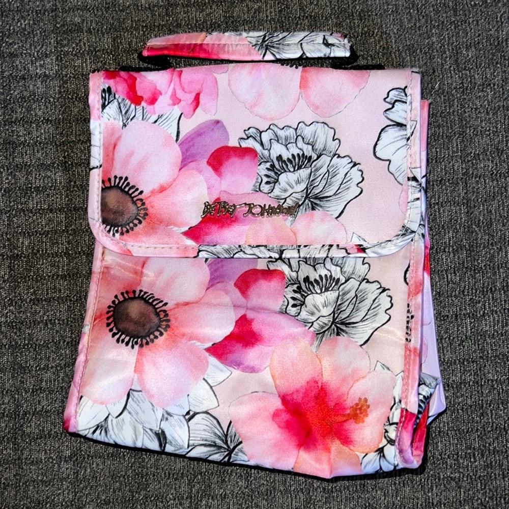 Betsey Johnson lunchbox